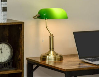 Desk lamp – Classic banker style with antique bronze base